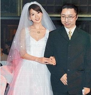 ����־���븻������ƽ���� ������Ů���һ�����